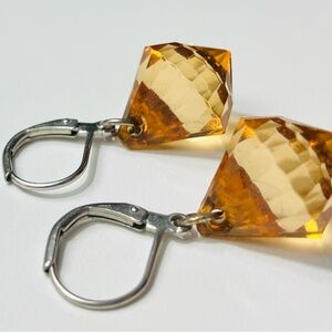 Drop earrings facetted diamond cut citrine gemstones with silver lever back